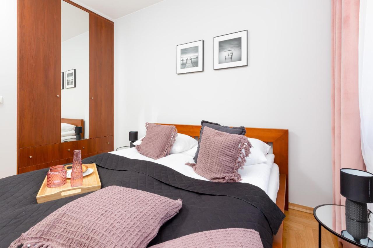 Mokotow Apartment Bluszczanska By Noclegi Renters Varsavia Esterno foto